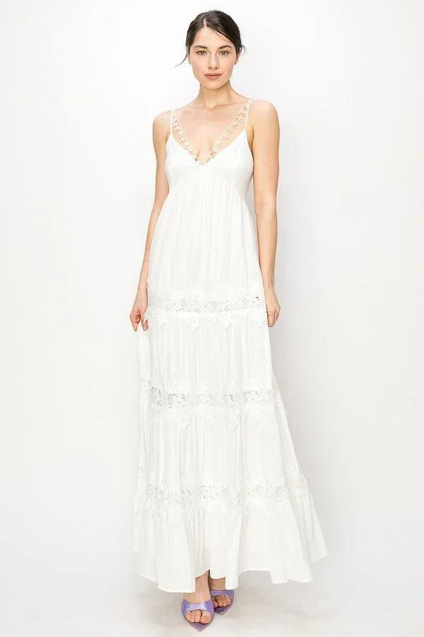 Sweetheart Tiered Floral Lace Trim Maxi Dress Small / White