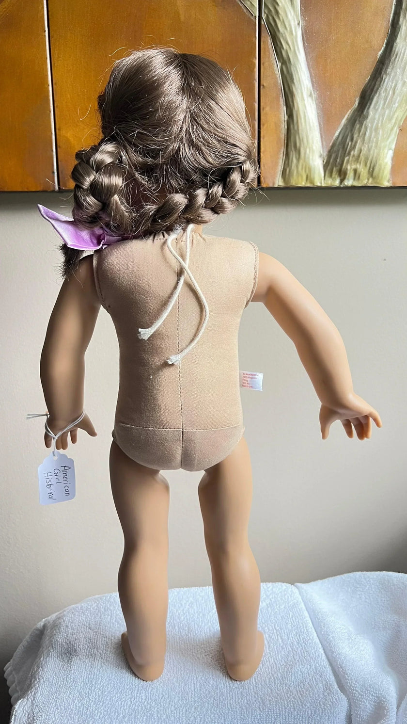 RETIRED American Girl Pleasant Company Molly doll - Cape Cod Fashionista