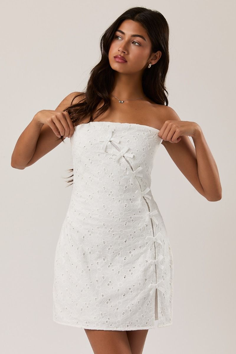 Women’s White Cotton Eyelet Strapless Bow Detail Mini Dress
