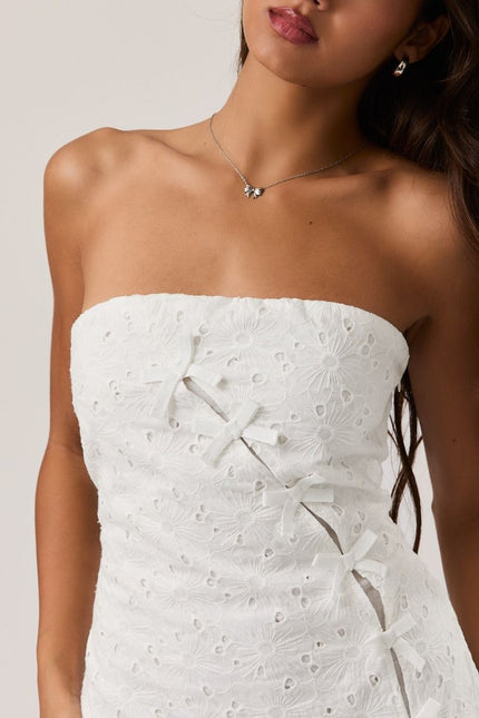 Women’s White Cotton Eyelet Strapless Bow Detail Mini Dress