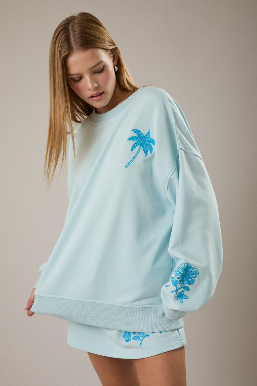 women beach pullover sweatshirt blue oversized travel outfit


