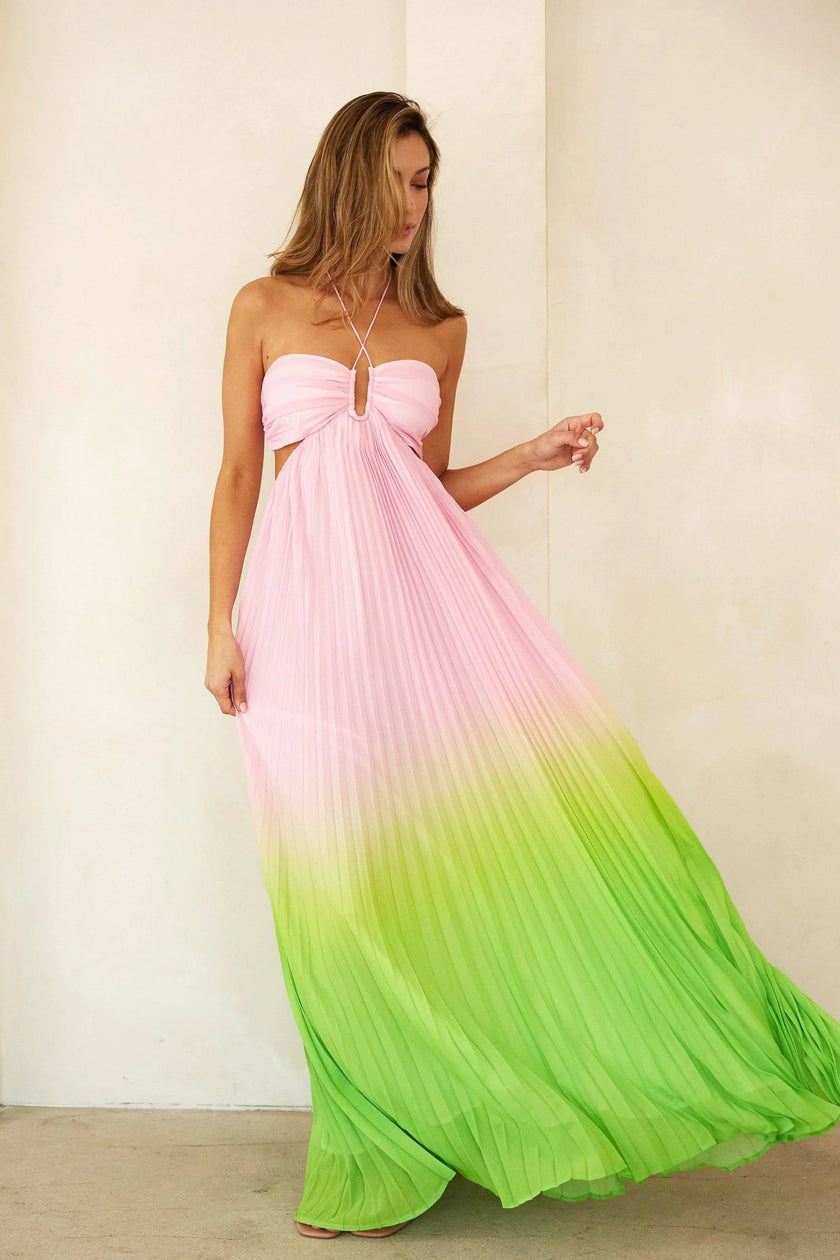 Radiant Elegance: Sweetheart Neck Pleated Maxi Halter Dress