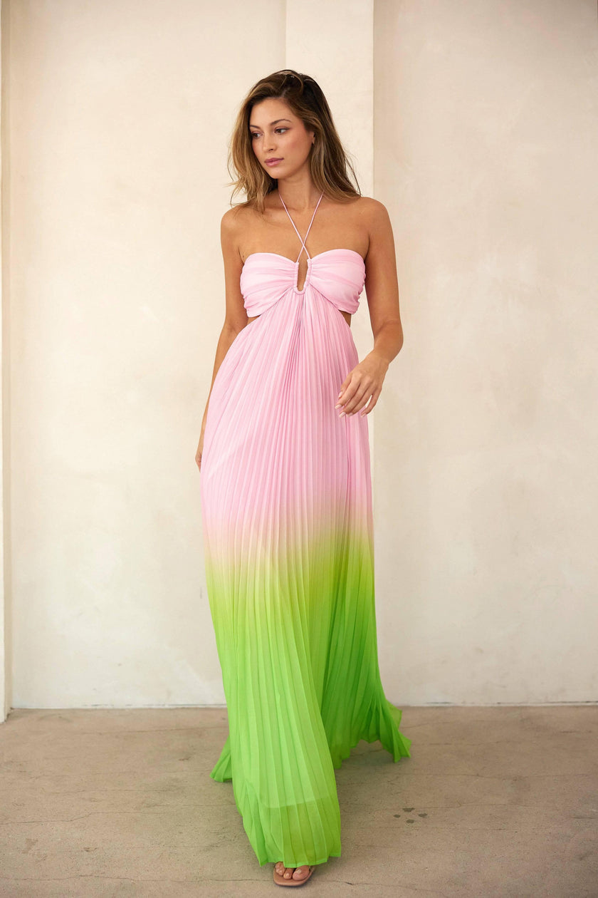 Radiant Elegance: Sweetheart Neck Pleated Maxi Halter Dress